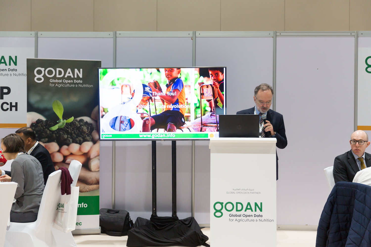 Andre Laperriere addressing attendees at GFIA GODAN lunch meeting